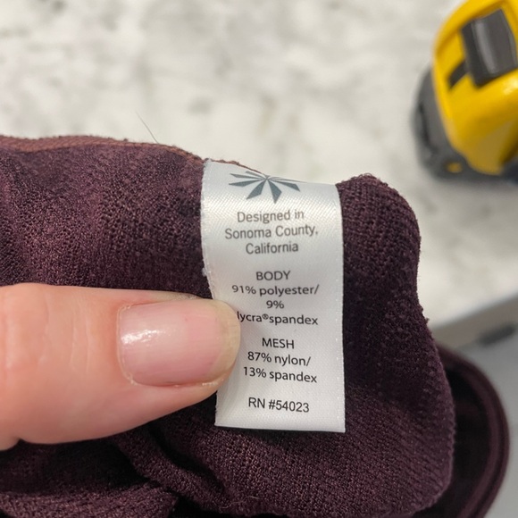 Athleta leggings, XS, crop & ankle length, patterned & solid, two for one price - Picture 14 of 15